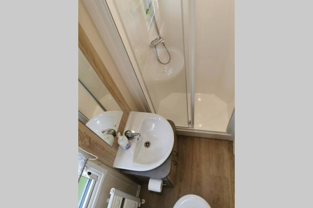 8 Sleep Chalet At Newquay Away Nb160 Apartment *