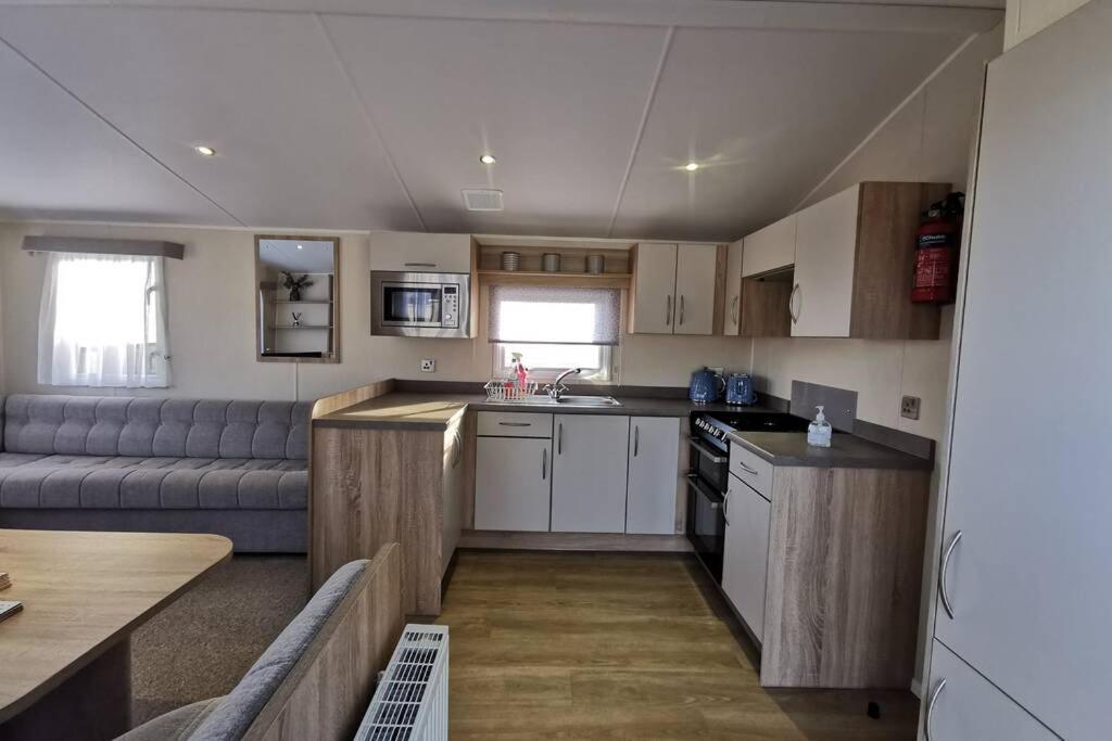 8 Sleep Chalet At Newquay Away Nb160